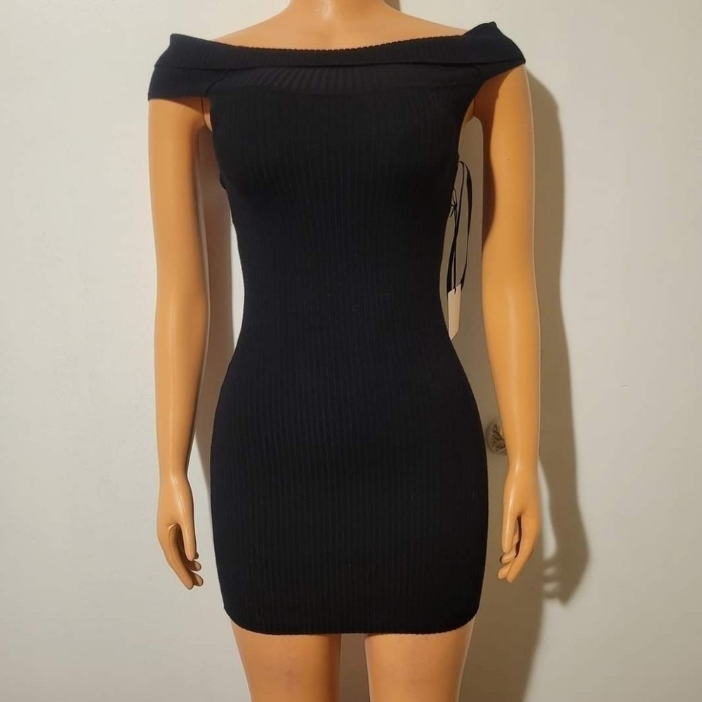 BY THE WAY NWT Tara off shoulder Ribbed Knit dress size small.